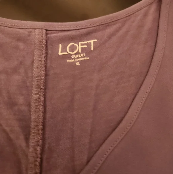 (2) LOFT sleeveless shirts - Picture 7 of 10